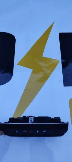 Clio 5 Orta Gövde Kontrol Paneli Çıkma Garantili