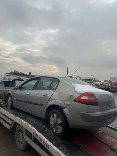 Megan 2 çıkma parça yedek parça