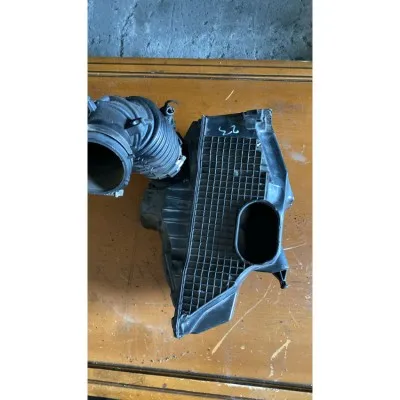 Captur - Clio 4 - Dacia Duster Hava Filtre Kazanı (Borulu) 