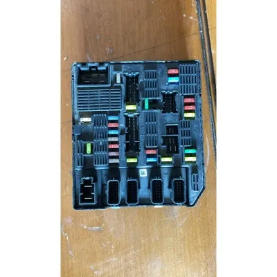 Megane 3-III Fluence Sigorta Role Kutusu 243510001R-243516967R