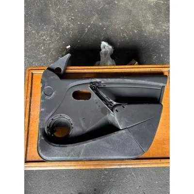 Dacia Logan kapı döşemesi sağ ön