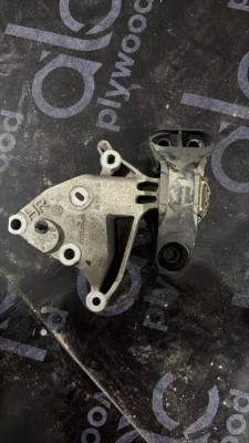 Sağ Ön Motor Takozu Renault Megane 4 1.3 TCE -112327345R