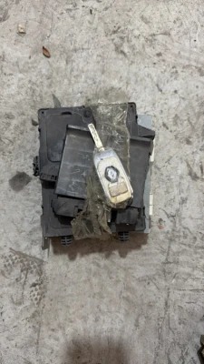 Megane 4-IV Talisman Merkezi Kilit Uch Beyni 284B14642R-284B14449R -Renault Mais