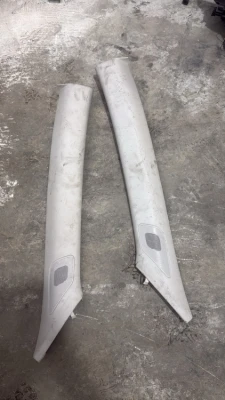 769111878R Clio beş sol direk plastiği Renault