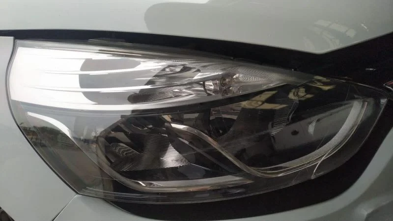 Clio 4 far sağ çıkma far