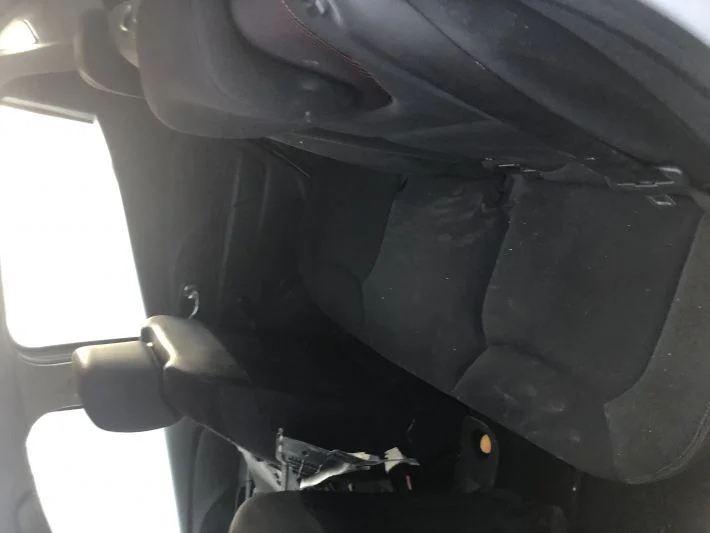 Clio 4 arka koltuk takımı orjinal çıkma. 2012-2019 arasında modeller ile uyumludur