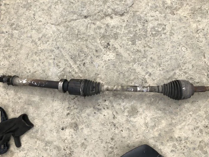 Clio 4 aks sağ çıkma orijinal 2012-2019 ile uyumludur