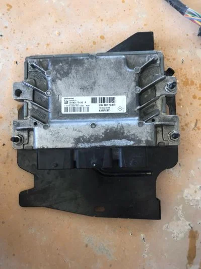 Megan 3 motor beyni çıkma orjinal