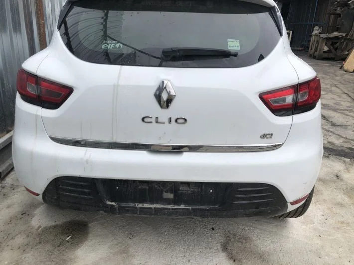 Clio 4 arka bagaj kapağı beyaz hatasız orijinal çıkma 2013-2020 uyumludur
