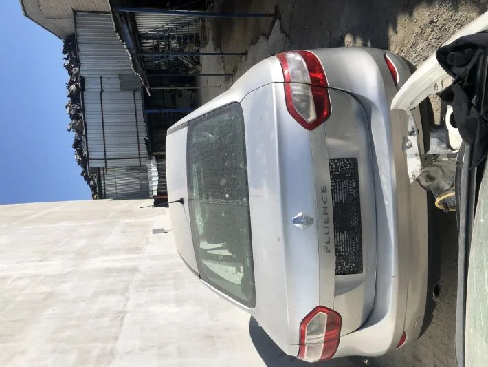 Fluence arka bagaj kapağı çıkma orjinal