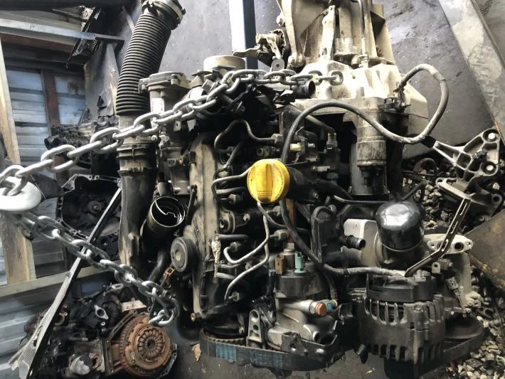 Megan 3 1.5 dizel komple dolu motor çıkma