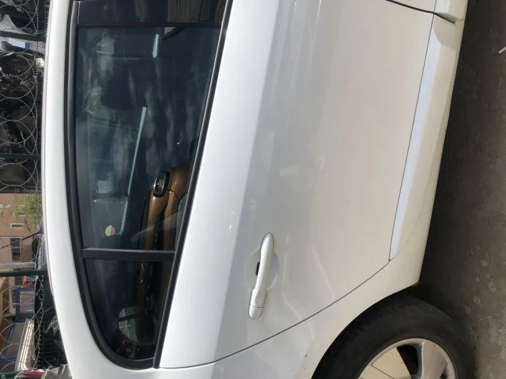 Renault Fluence Sağ Arka Kapı Beyaz Hatasız Çıkma Orjinal