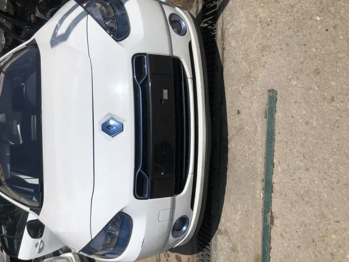 Fluence Z.E. Ön Tampon Beyaz Hatasız Çıkma Orjinal 2010-2016