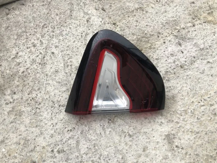 Renault Captur Arka Bagaj Kapağı Sol Stop Lambası Çıkma Orjinal