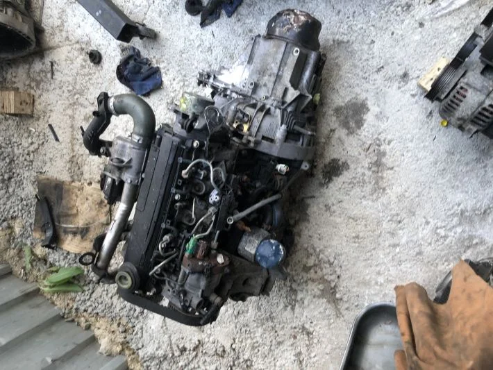 Clio 2 1.5 dizel çıkma motor garantili 2006 model Euro 3 motor