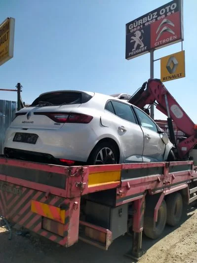 Megan 4 çıkma yedek parça