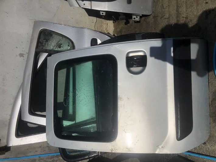 Kangoo sağ arka kapı gri hatasız dolu çıkma orjinal 1998-2012