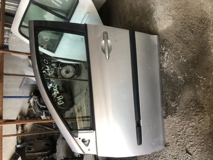 Clio 3 gri sol ön kapı hatasız boyasız çıkma orjinal