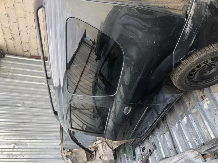 Dacia logan Mcw sol arka çamurluk kesme lacivert renkte hatasız boyasız dolu 2006-2012 uyumludur