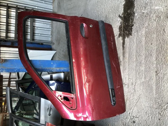 Clio sol ön kapı çıkma orjinal hatasız boyasız uyumludur 2000-2008 uyumludur