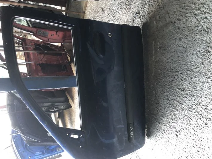 Clio mavi sol ön kapı çıkma orjinal hatasız boyasız uyumludur 2000-2008 uyumludur