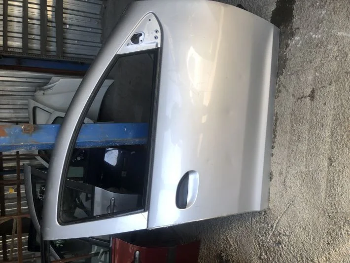 Dacia sandero gri sağ ön dolu kapı çıkma orjinal hatasız boyasız uyumludur 2013-2019 uyumludur