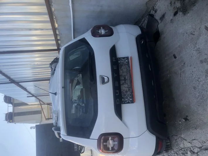Dacia Duster 2017 model ve sonrası 4x4 komple beyaz hatasız arka orjinal