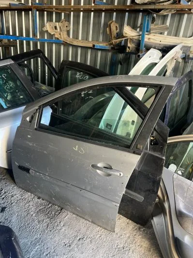 Clio 3 sol gri sol ön kapı çıkma orjinal dolu hatasız