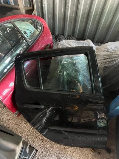 Clio 3 sağ arka kapı siyah dolu hatasız çıkma orjinal