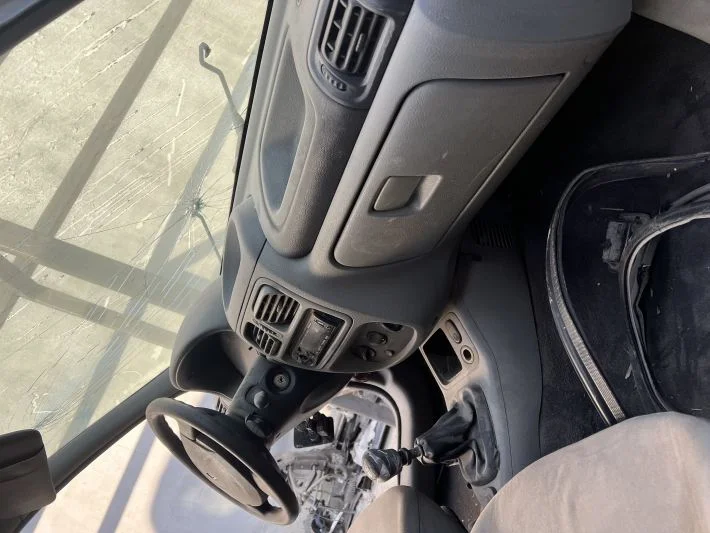 Clio 2 göğüs çıkma orjinal