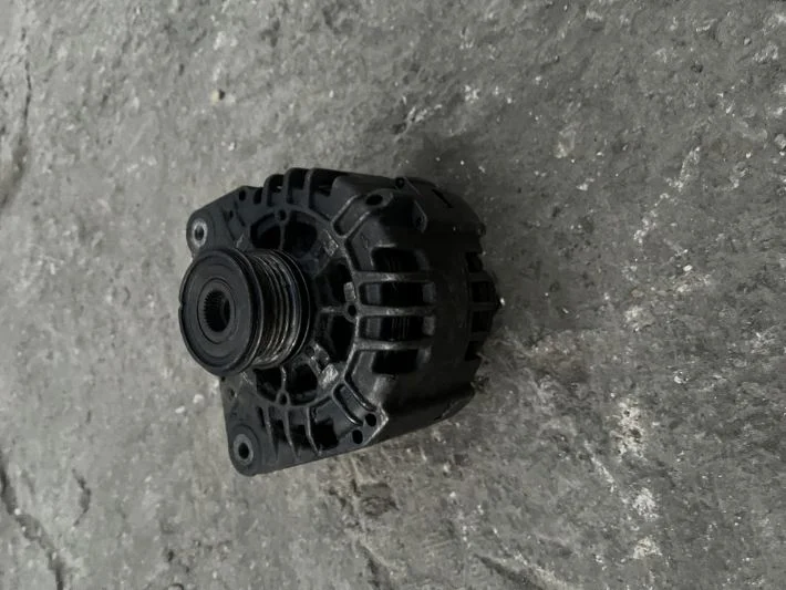 Kangoo 1.5 dizel şarj dinamosu çıkma orjinal 2004-2008