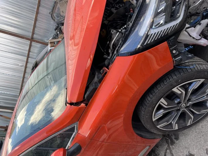 Clio 5 hatasız boyasız sağ ön çamurluk turuncu hatasız boyasız