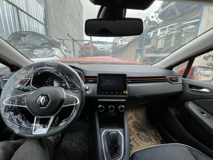 Clio 5 sıfır orijinal torpido airbag icon paket 2020 ve sonrası ile uyumldur