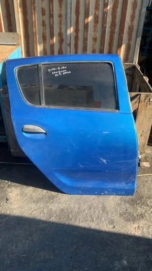 Dacia sandero sağ arka kapı dolu çıkma orjinal